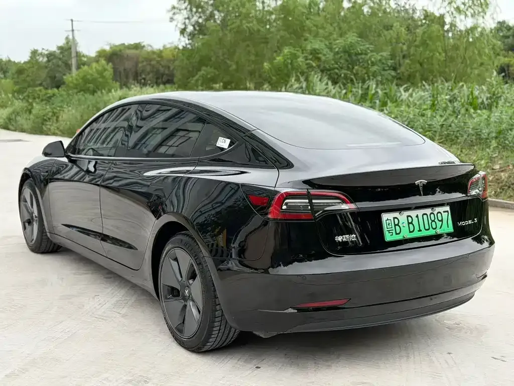 Tesla Model 3 — фото 6
