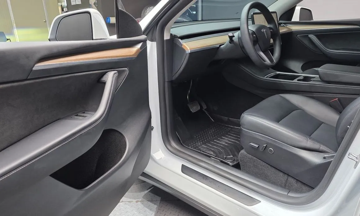 Tesla Model Y — фото 7