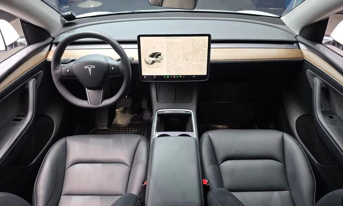 Tesla Model Y — фото 9