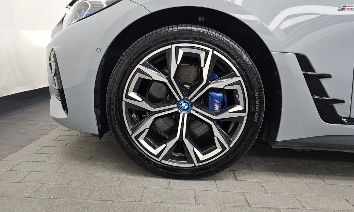 BMW i4 — фото 6