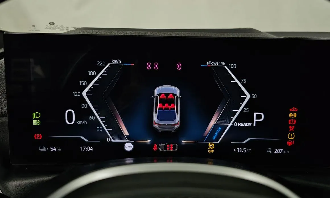 BMW i4 — фото 8