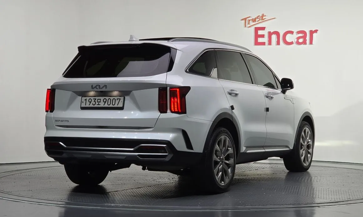 Kia Sorento — фото 8
