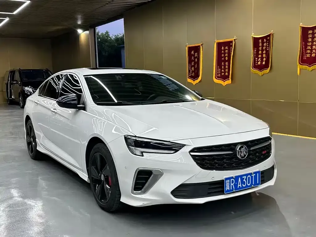 Buick Regal — фото 1