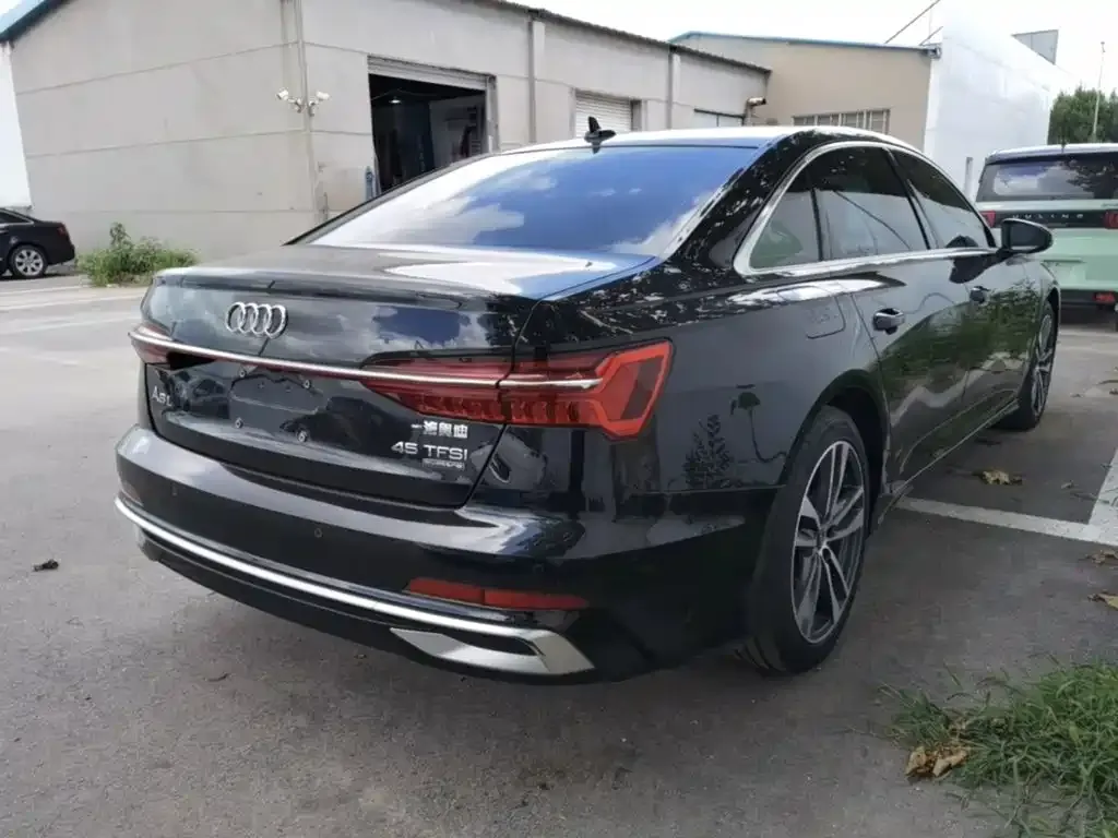 Audi A6L — фото 10