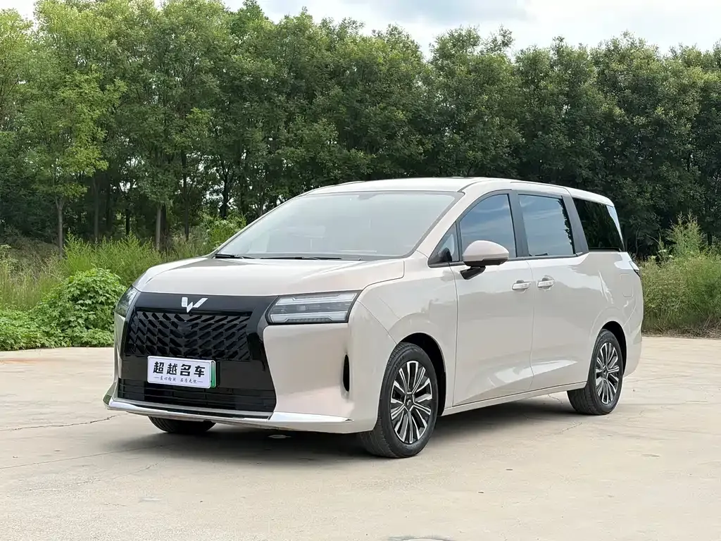 Wuling Starlight 730 New Energy — фото 1