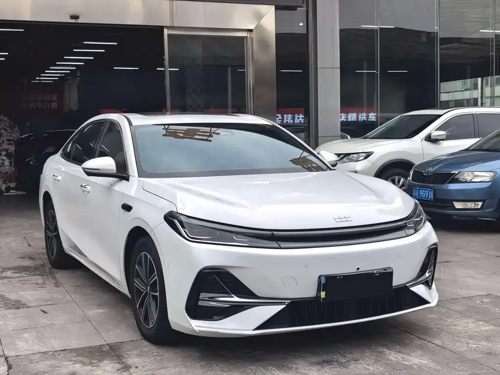 Geely 银河A7 EM — фото 1