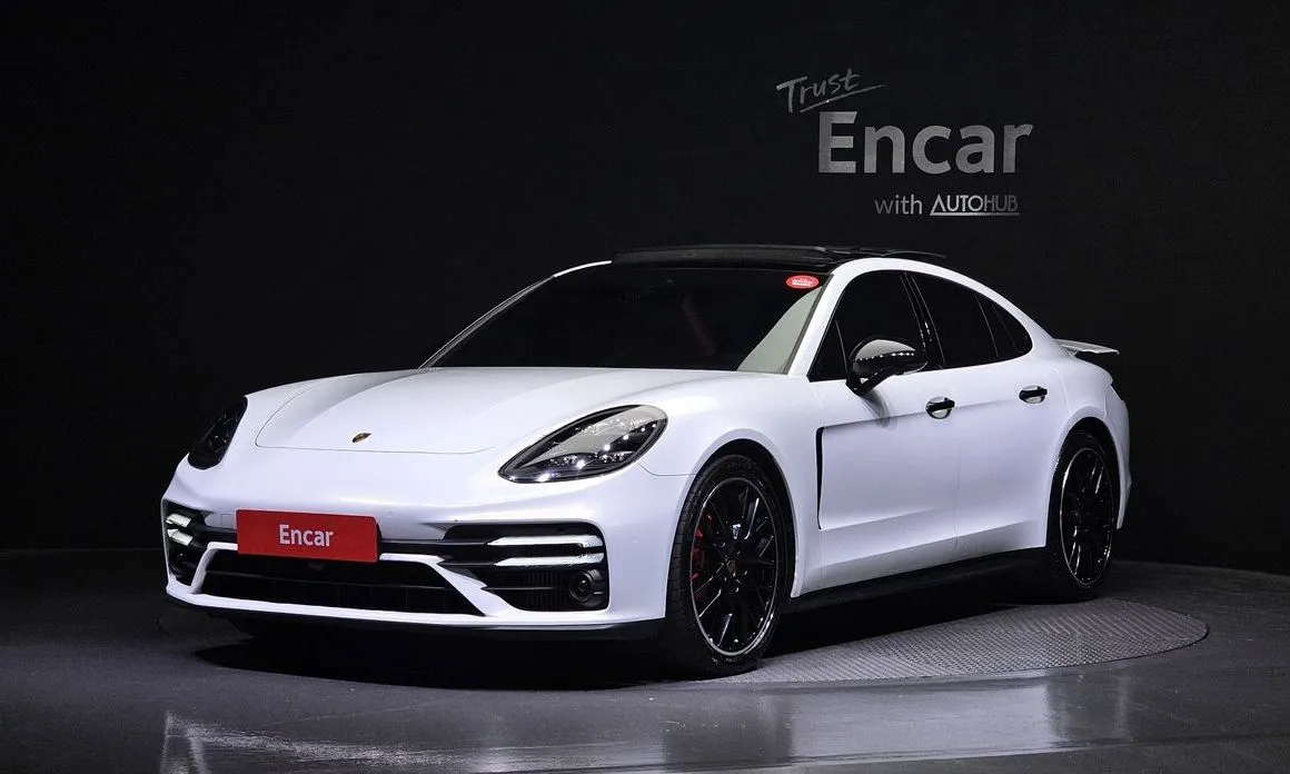 Porsche Panamera — фото 1