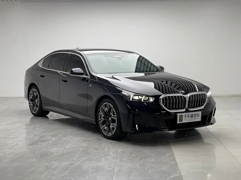 BMW 5 Series — фото 2