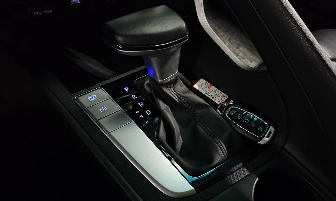 Hyundai AVANTE — фото 6