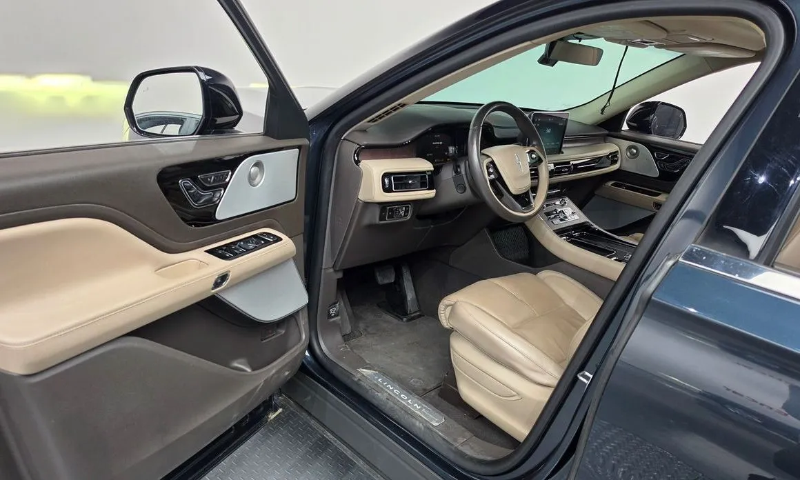 Lincoln Aviator — фото 10