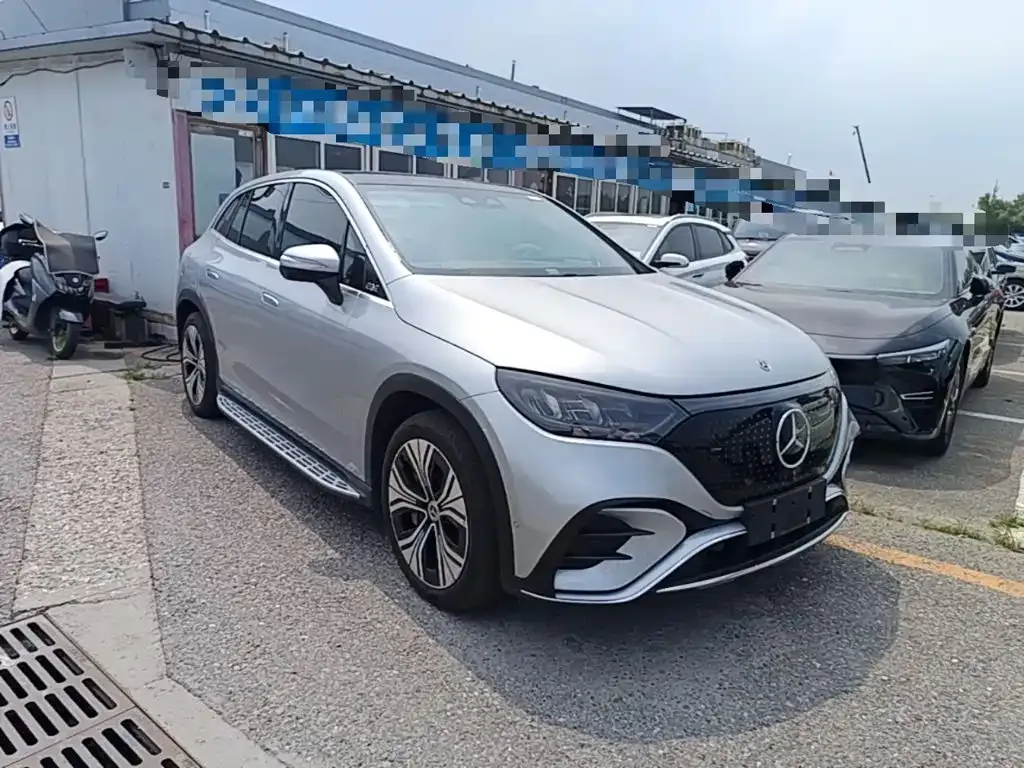Mercedes-Benz EQE SUV — фото 8