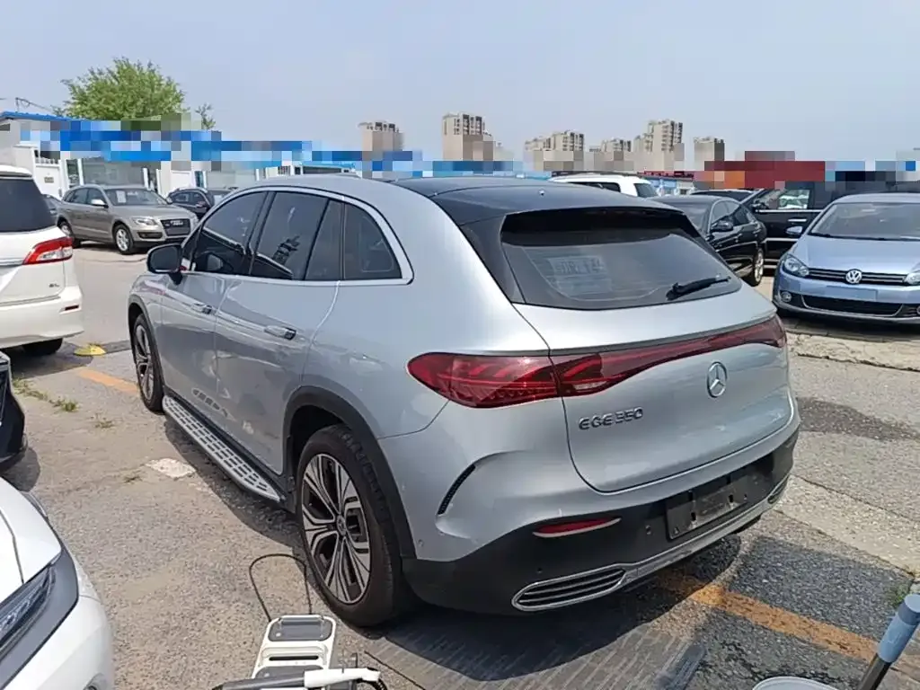 Mercedes-Benz EQE SUV — фото 4