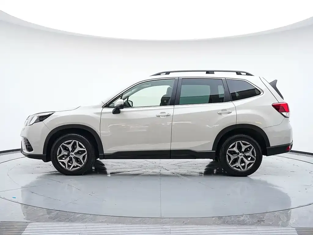 Subaru Forester — фото 6
