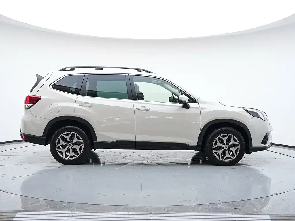 Subaru Forester — фото 5