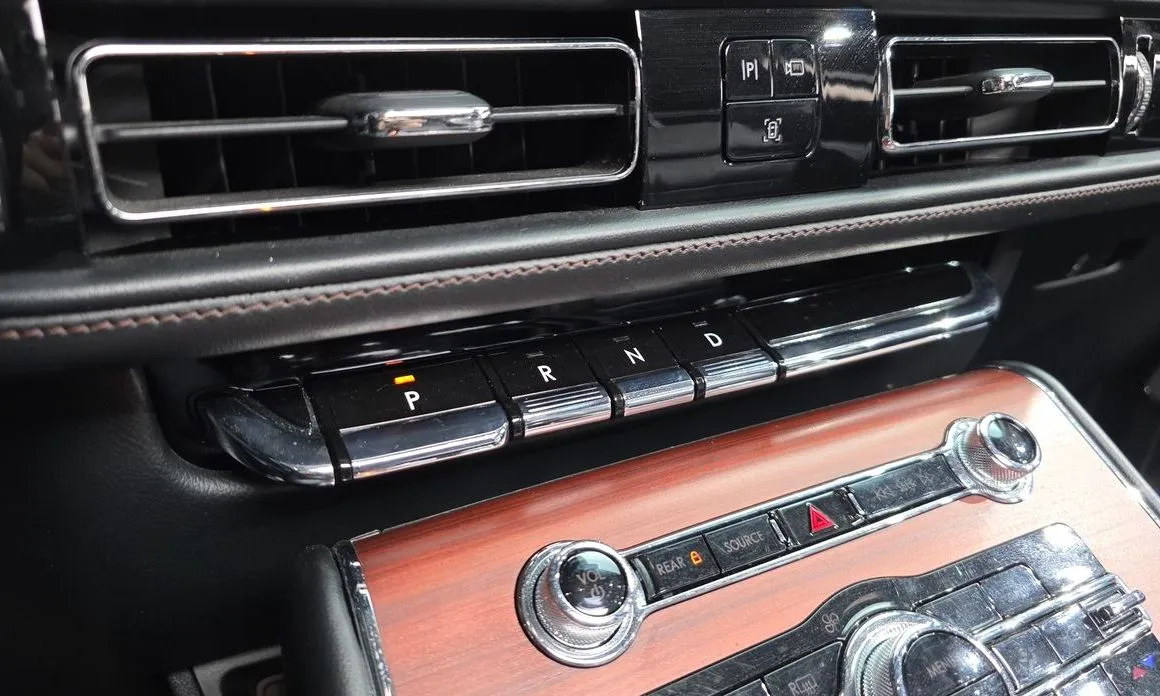 Lincoln Aviator — фото 9