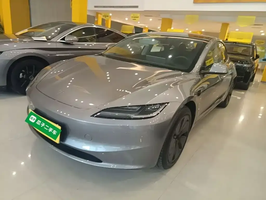 Tesla Model 3 — фото 1