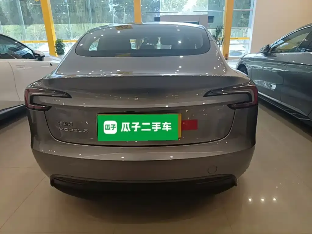 Tesla Model 3 — фото 3