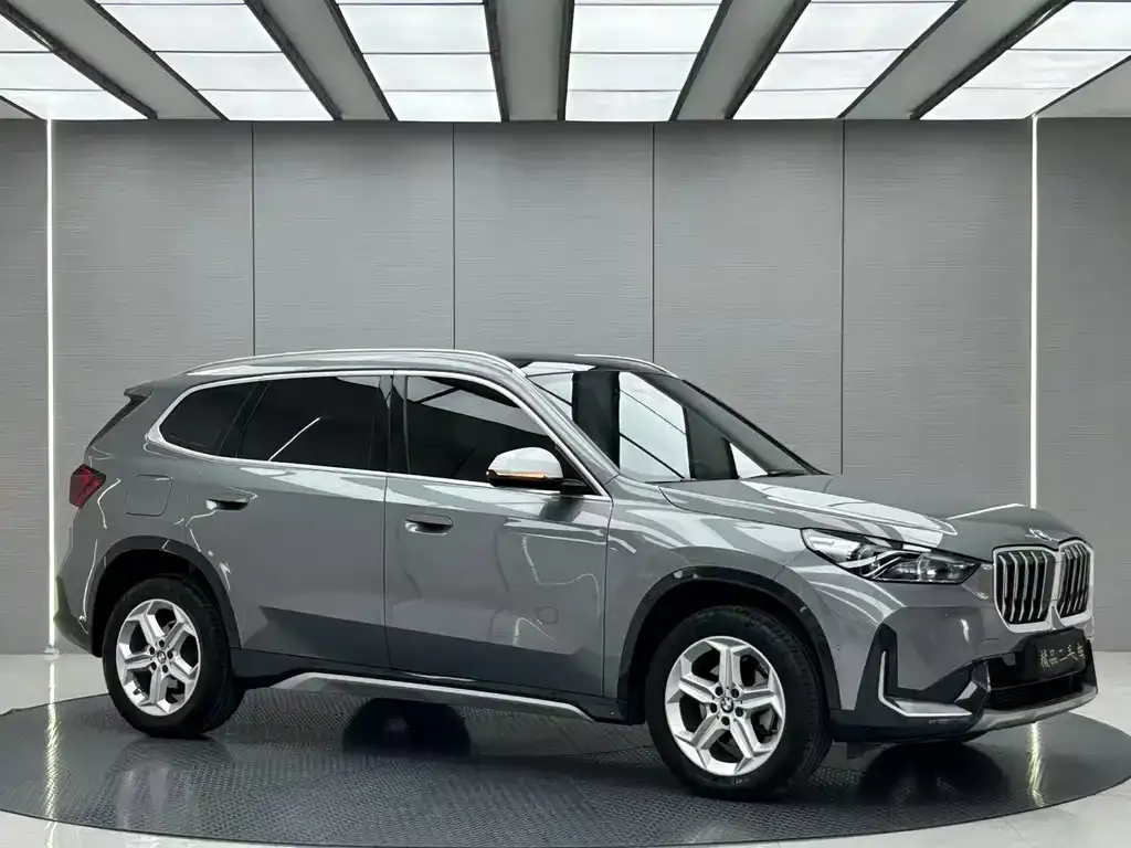 BMW X1 — фото 8