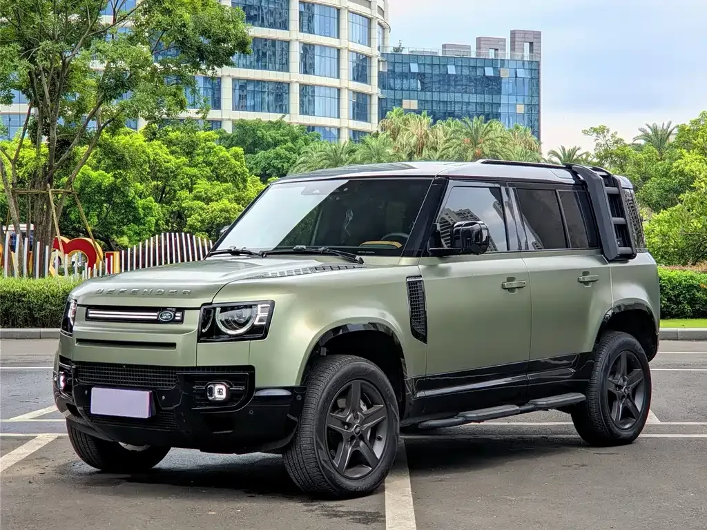 Land Rover Defender — фото 1