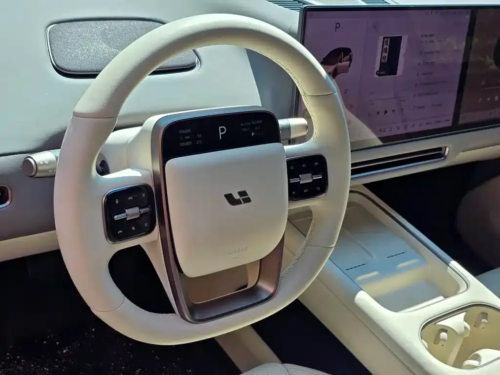 Li Auto i6 — фото 2