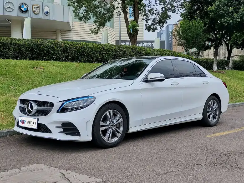 Mercedes-Benz C-Class — фото 1