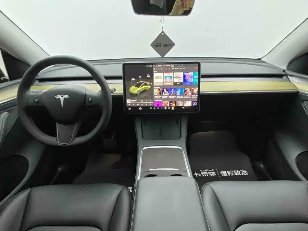 Tesla Model Y — фото 2