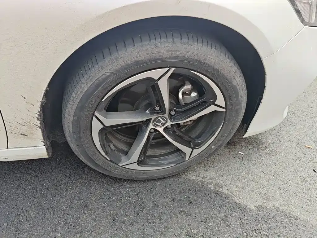 Honda Accord — фото 10
