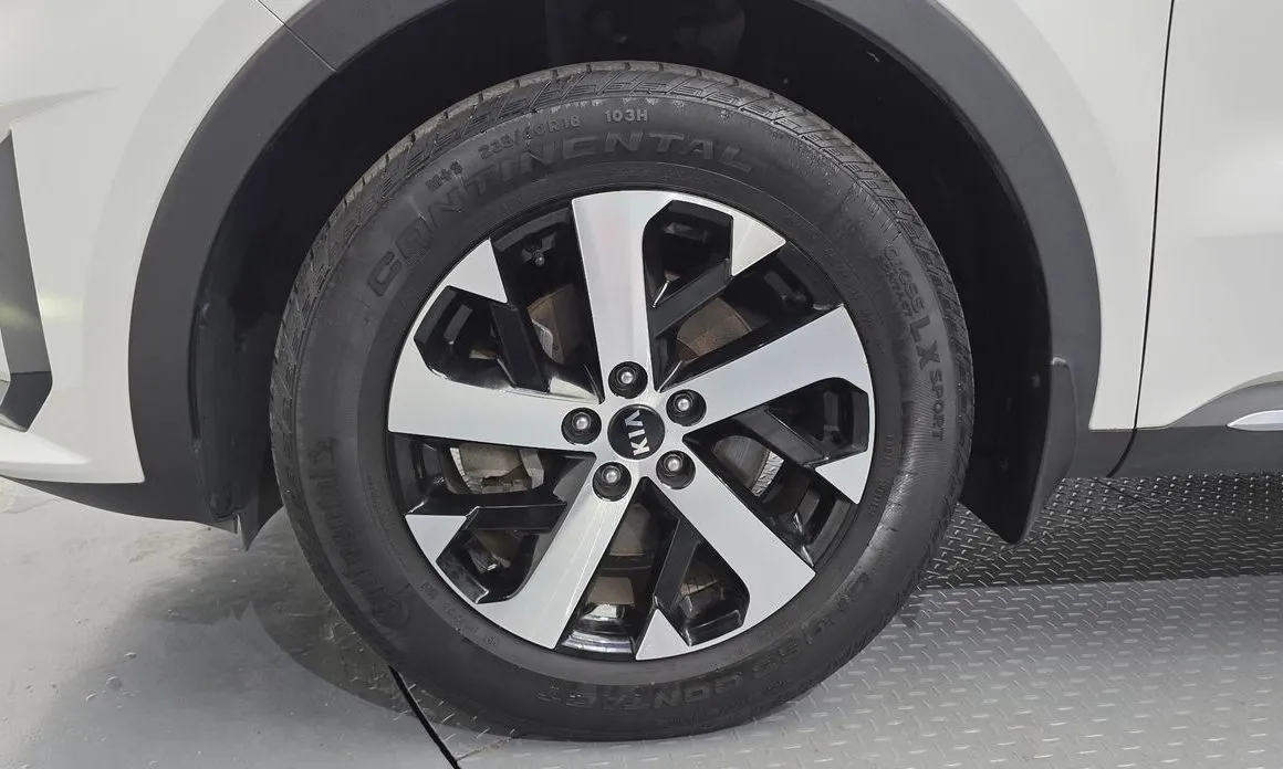 Kia Sorento — фото 7