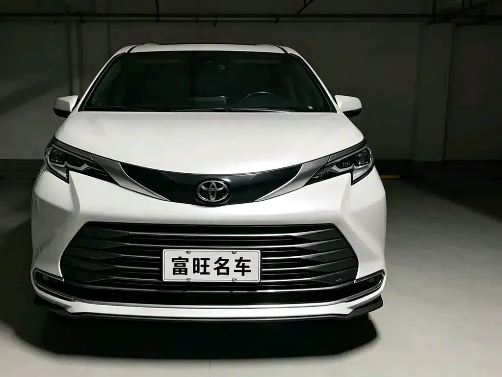 Toyota Sienna — фото 4