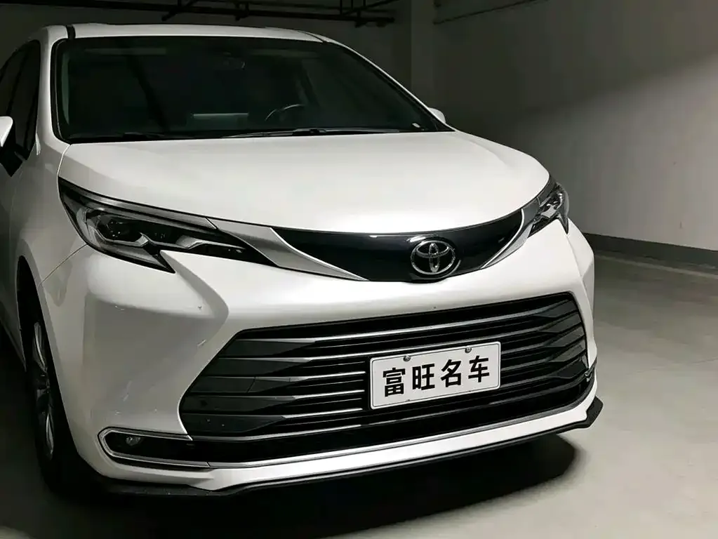 Toyota Sienna — фото 7