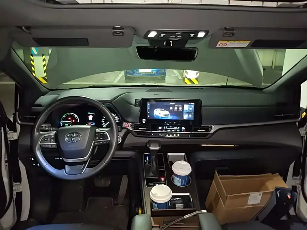 Toyota Sienna — фото 2