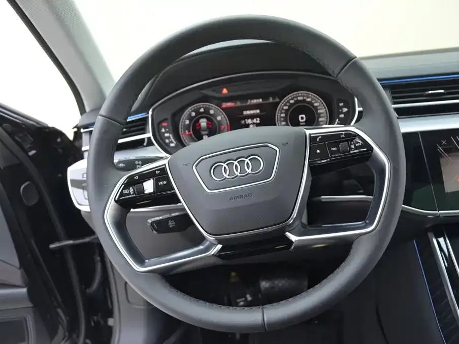 Audi A8 — фото 2