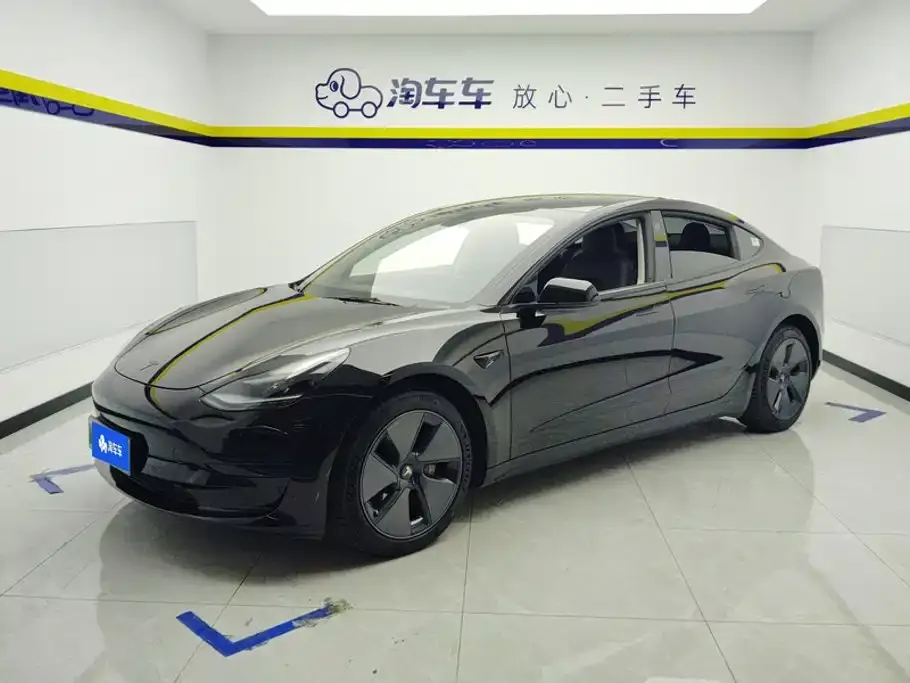 Tesla Model 3 — фото 1