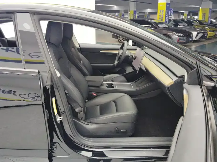 Tesla Model 3 — фото 4