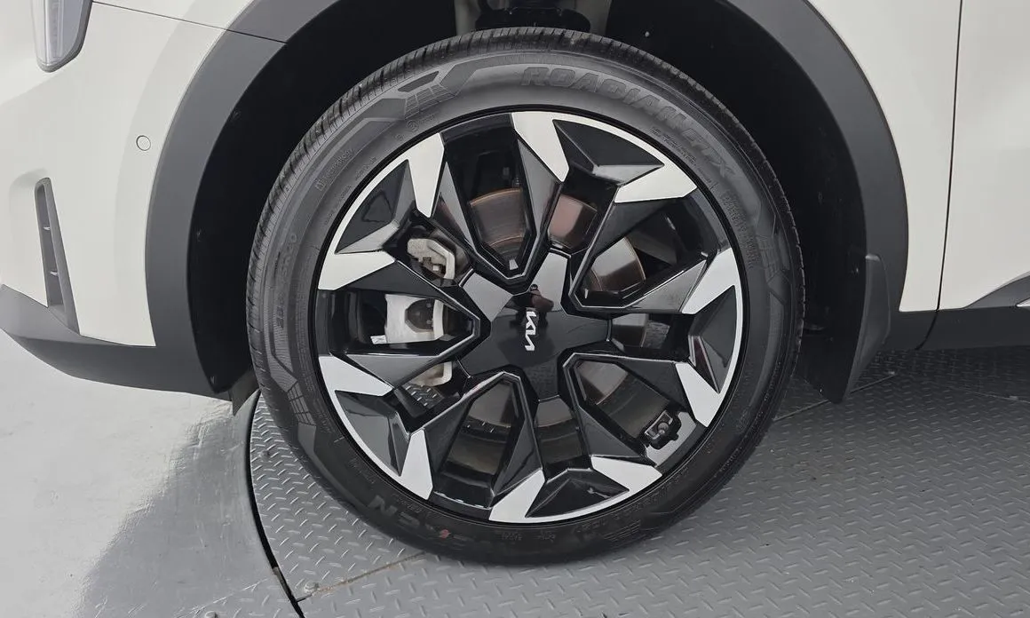 Kia Sorento — фото 7