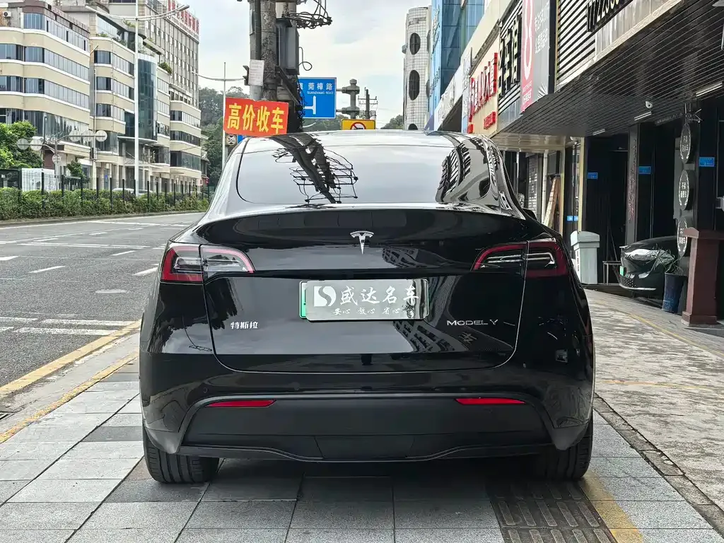 Tesla Model Y — фото 5
