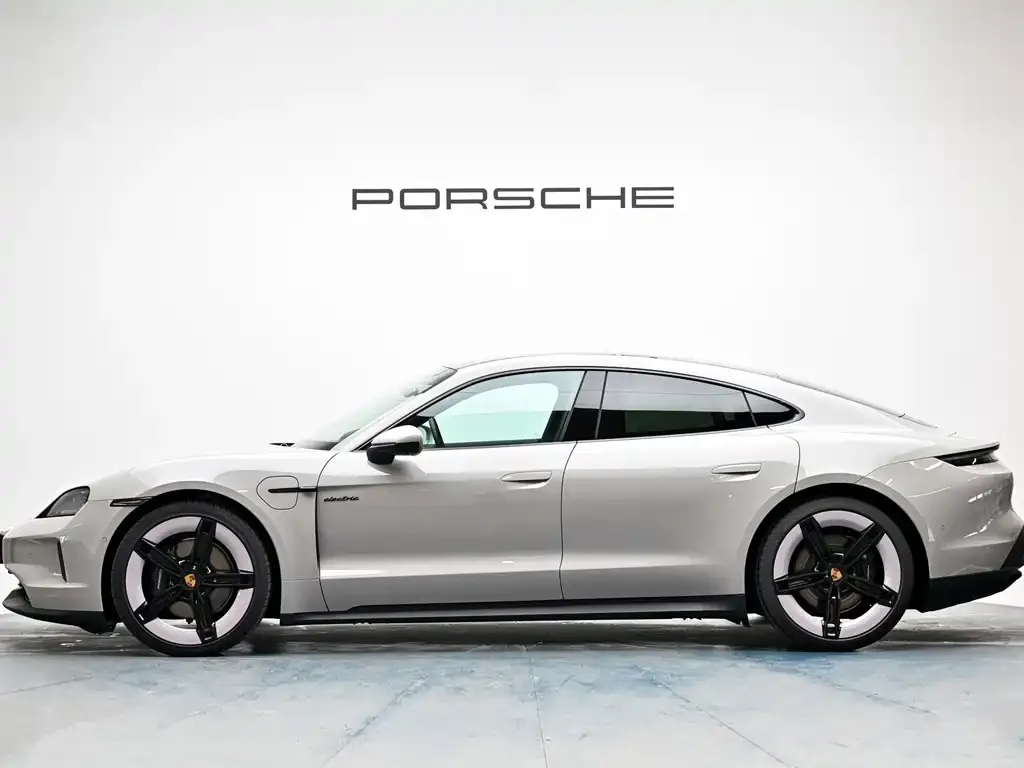 Porsche Taycan — фото 9