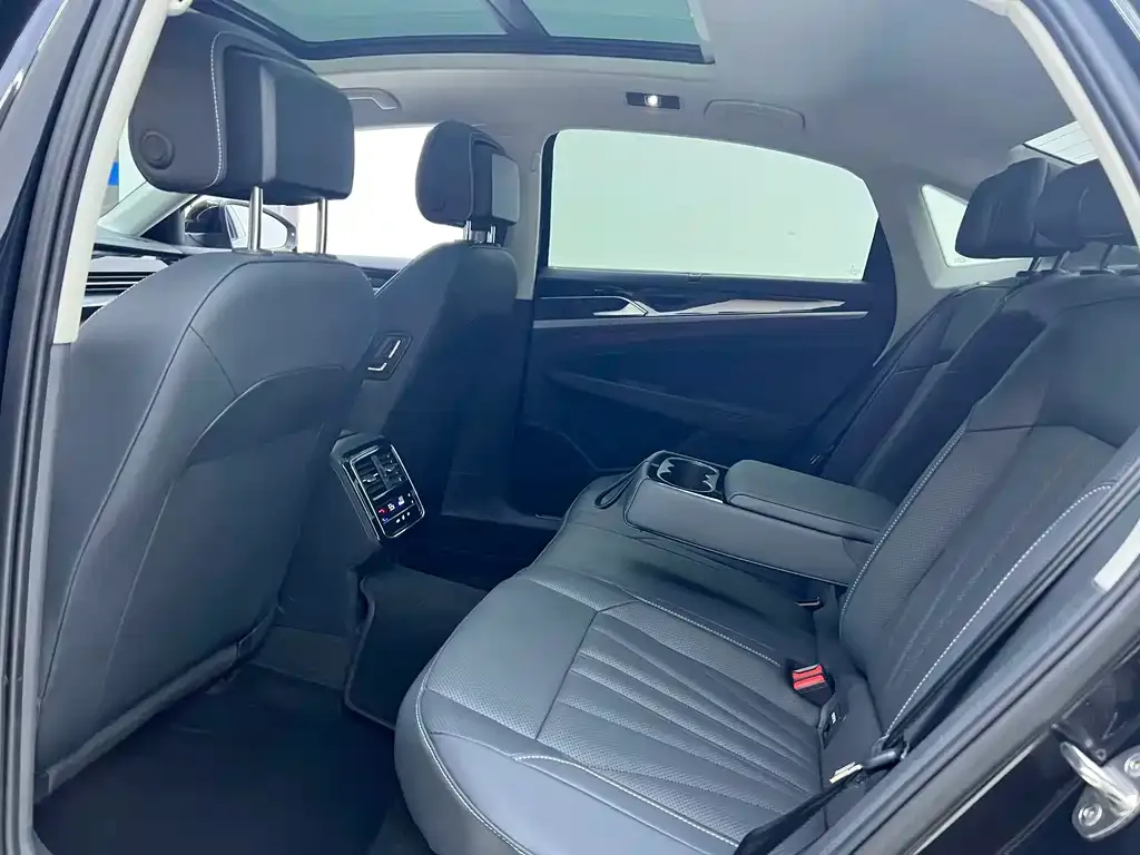 Volkswagen Passat — фото 9