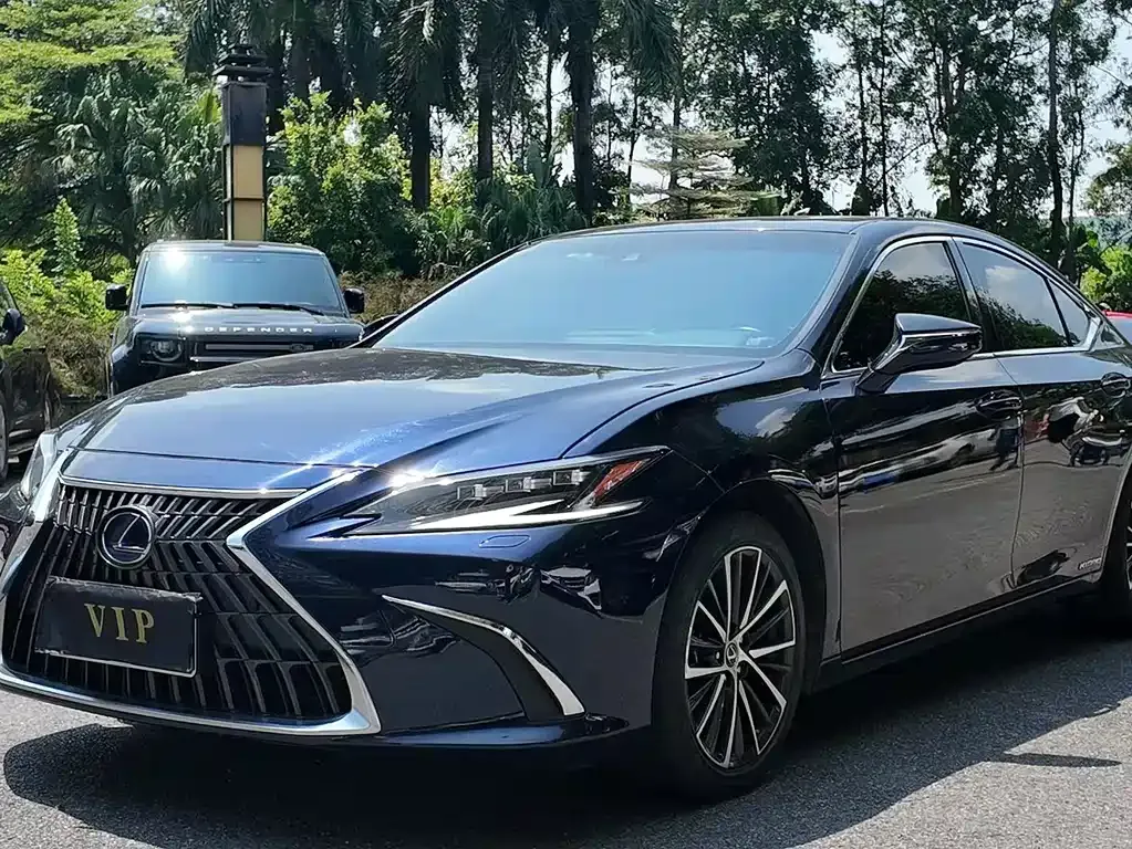 Lexus ES — фото 1