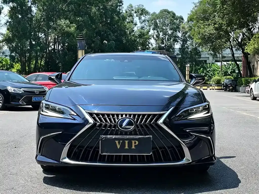 Lexus ES — фото 10