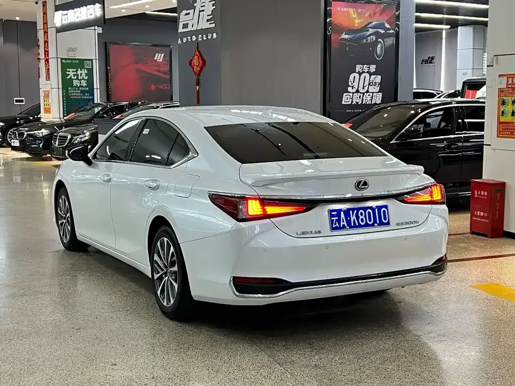 Lexus ES — фото 2