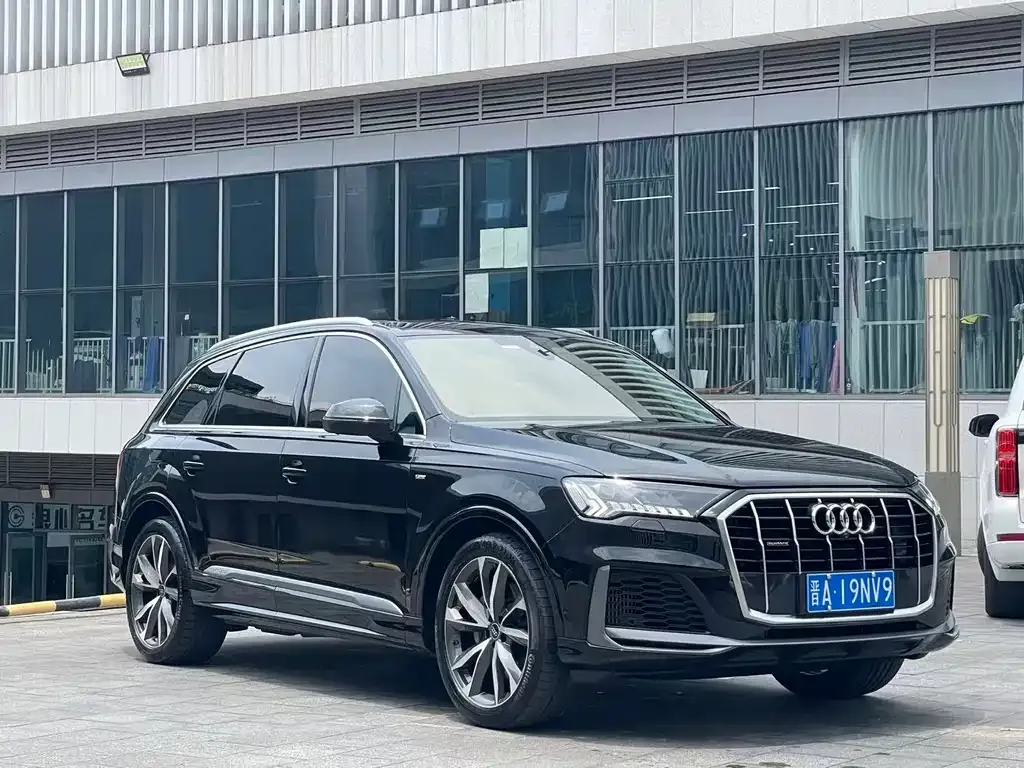 Audi Q7 — фото 8