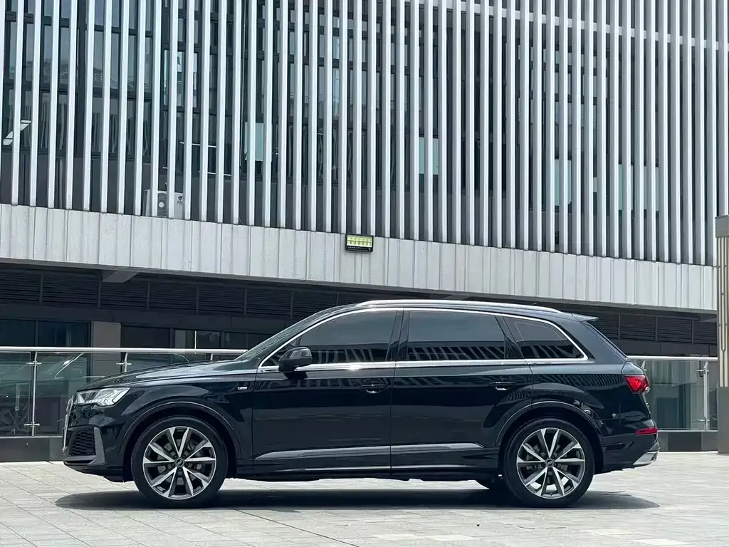 Audi Q7 — фото 3