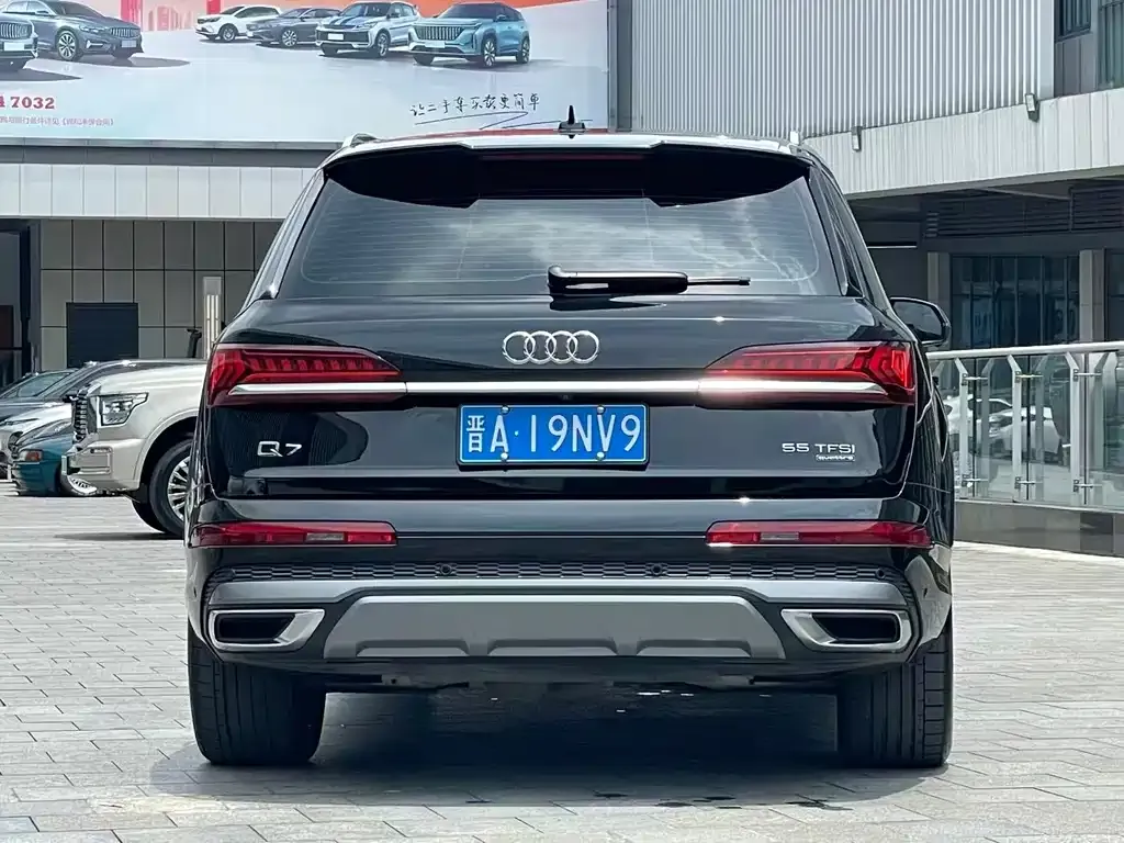 Audi Q7 — фото 2