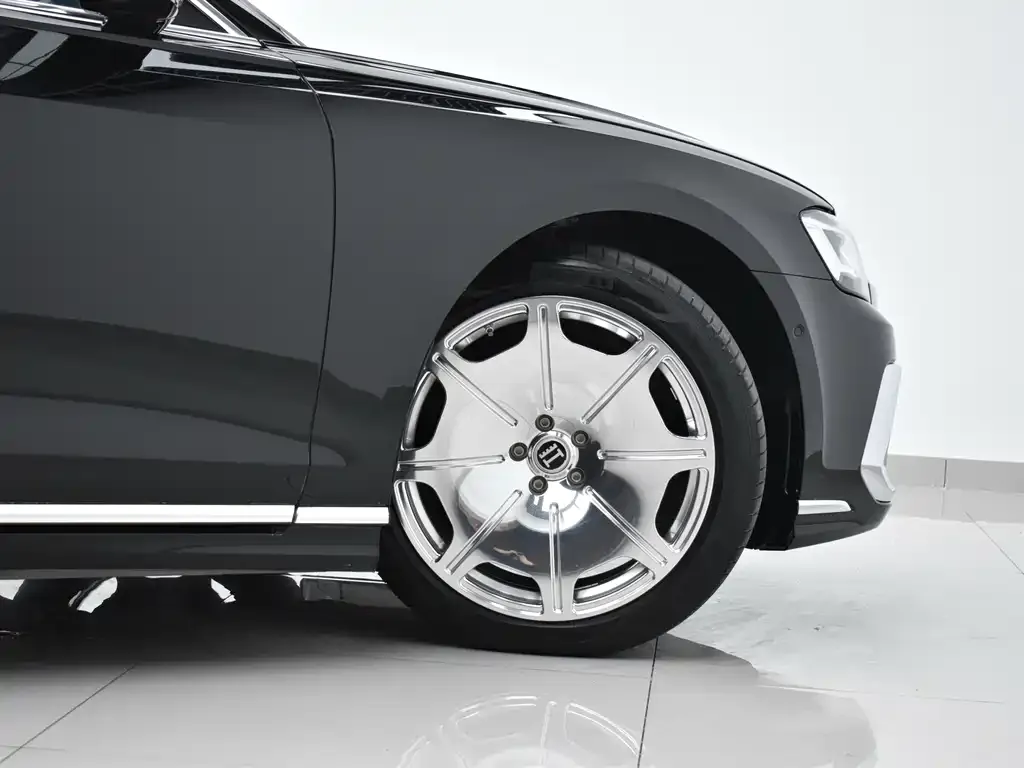 Audi A8 — фото 2