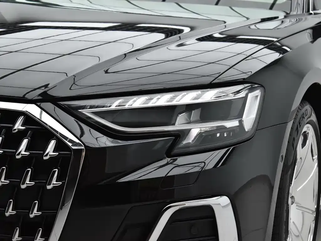 Audi A8 — фото 5