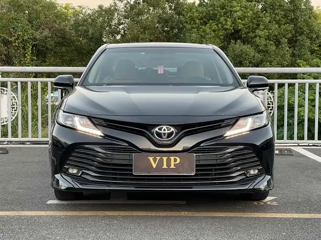Toyota Camry — фото 6