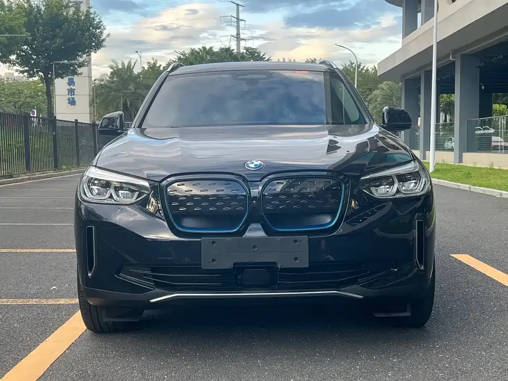 BMW iX3 — фото 5