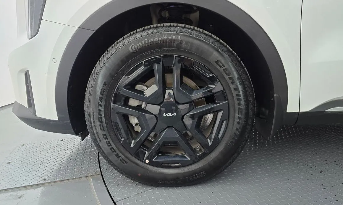 Kia Sorento — фото 8