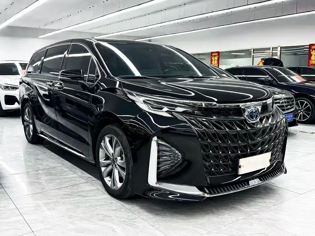 Toyota Sienna — фото 5